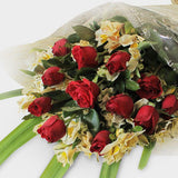 Bouquet of twelve red roses