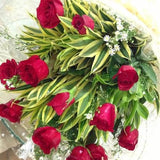 Bouquet of twelve red roses